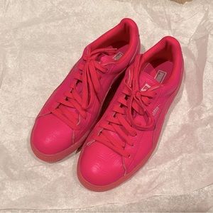 New Puma magenta basketball sneakers